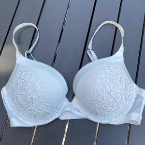 Victoria’s Secret Very Sexy White Push Up Bra